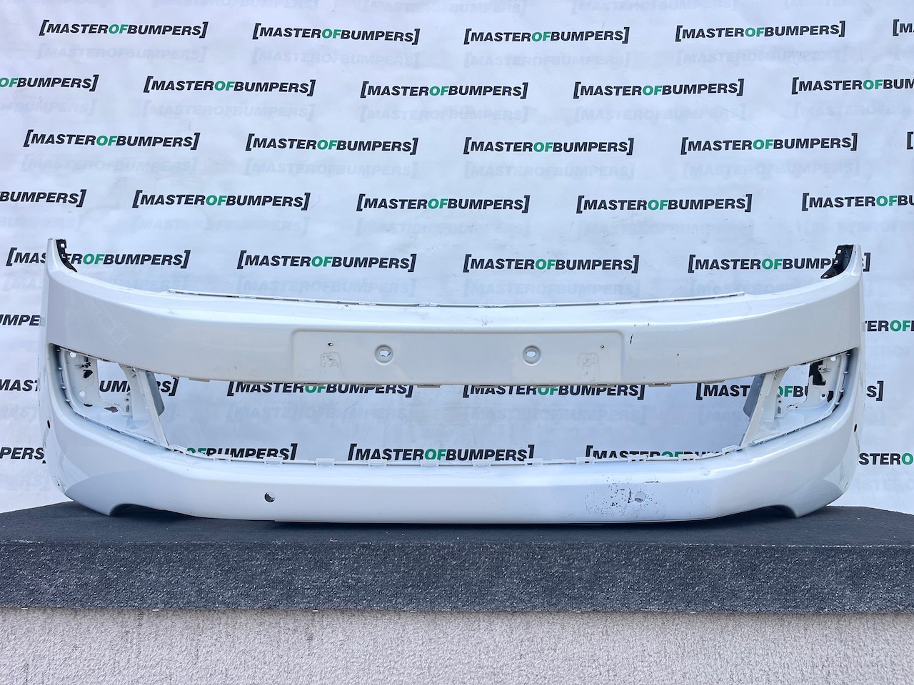VW Amarok Highline Mk1 Pick Up 2010-2015 Front Bumper 4 Pdc Genuine [v609]