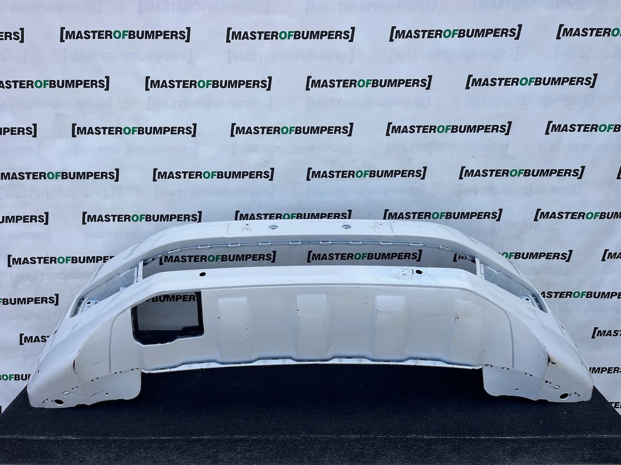 VW Amarok Highline Mk1 Pick Up 2010-2015 Front Bumper 4 Pdc Genuine [v609]