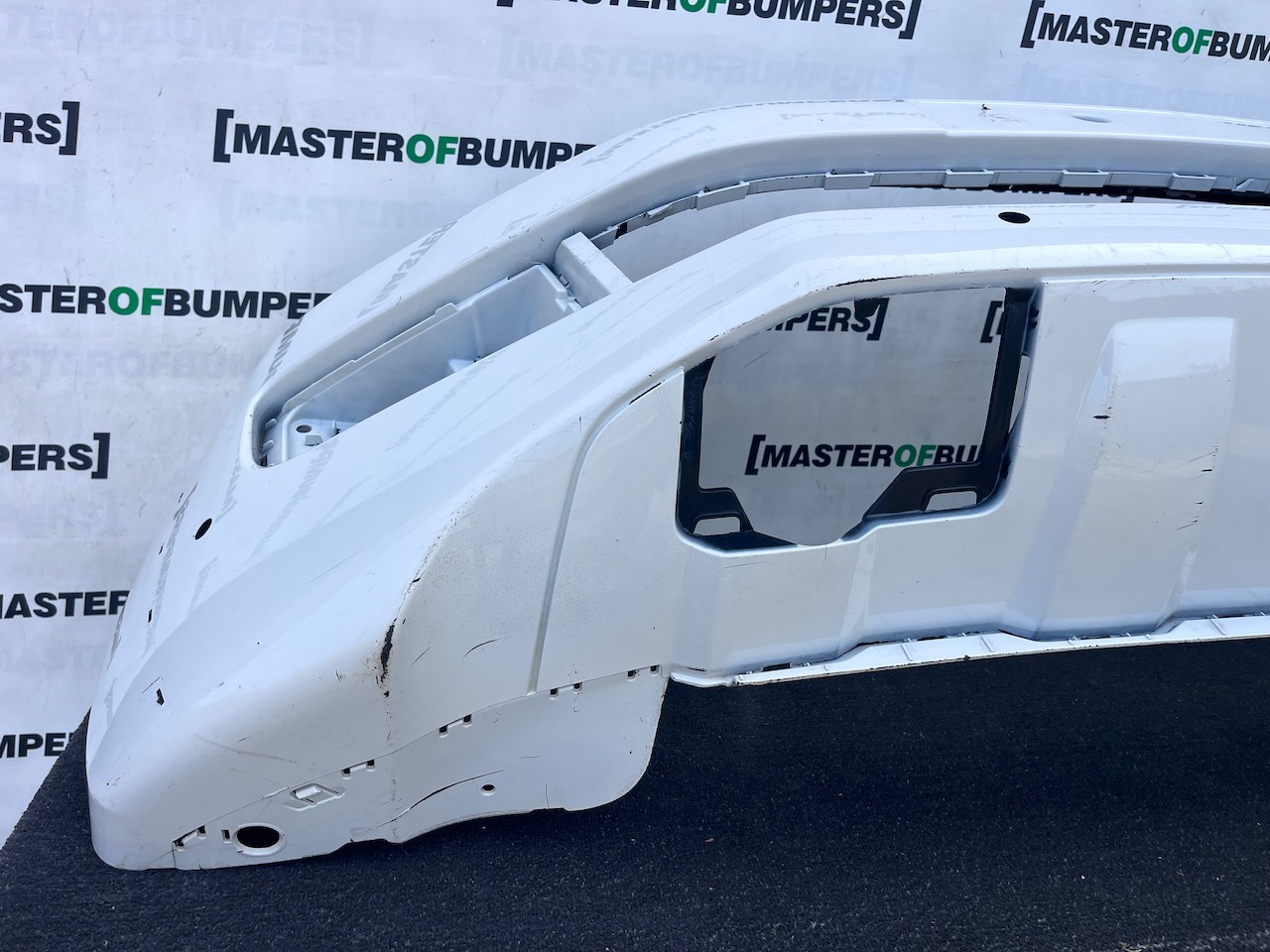 VW Amarok Highline Mk1 Pick Up 2010-2015 Front Bumper 4 Pdc Genuine [v609]