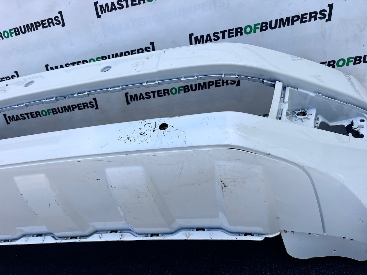 VW Amarok Highline Mk1 Pick Up 2010-2015 Front Bumper 4 Pdc Genuine [v609]