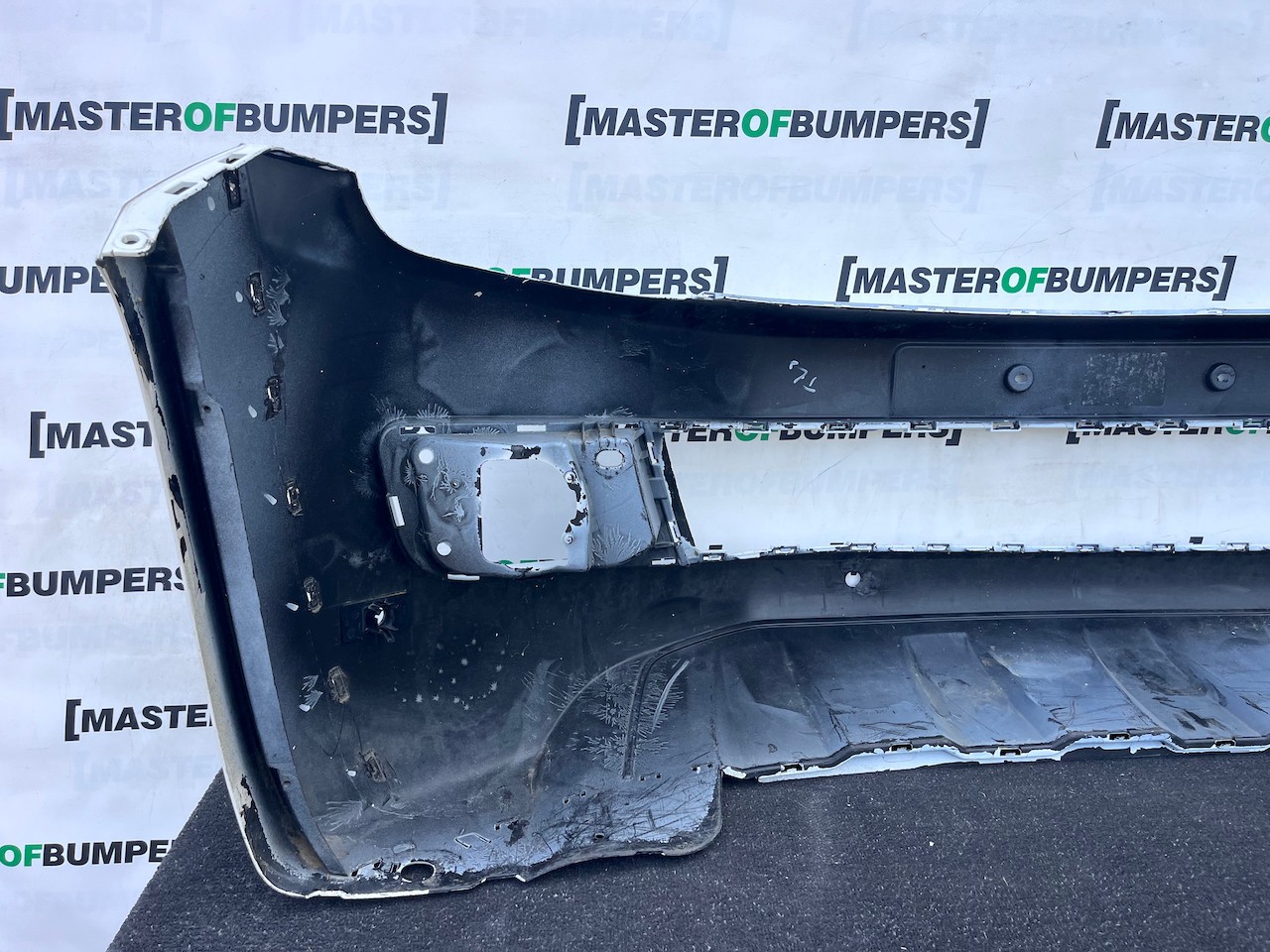 VW Amarok Highline Mk1 Pick Up 2010-2015 Front Bumper 4 Pdc Genuine [v609]