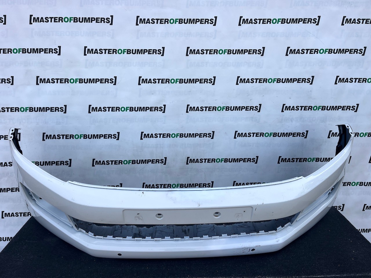 VW Amarok Highline Mk1 Pick Up 2010-2015 Front Bumper 4 Pdc Genuine [v609]