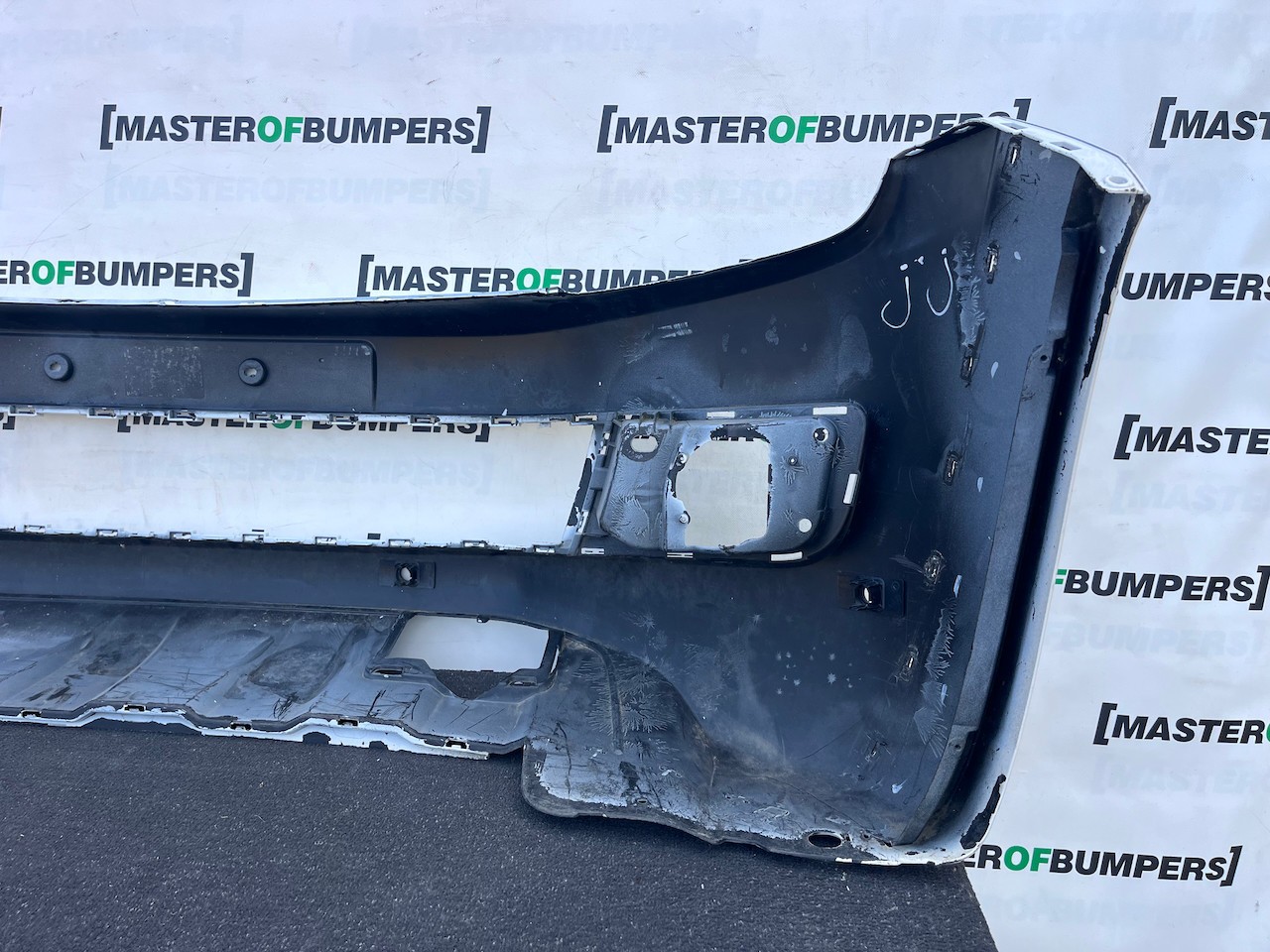 VW Amarok Highline Mk1 Pick Up 2010-2015 Front Bumper 4 Pdc Genuine [v609]