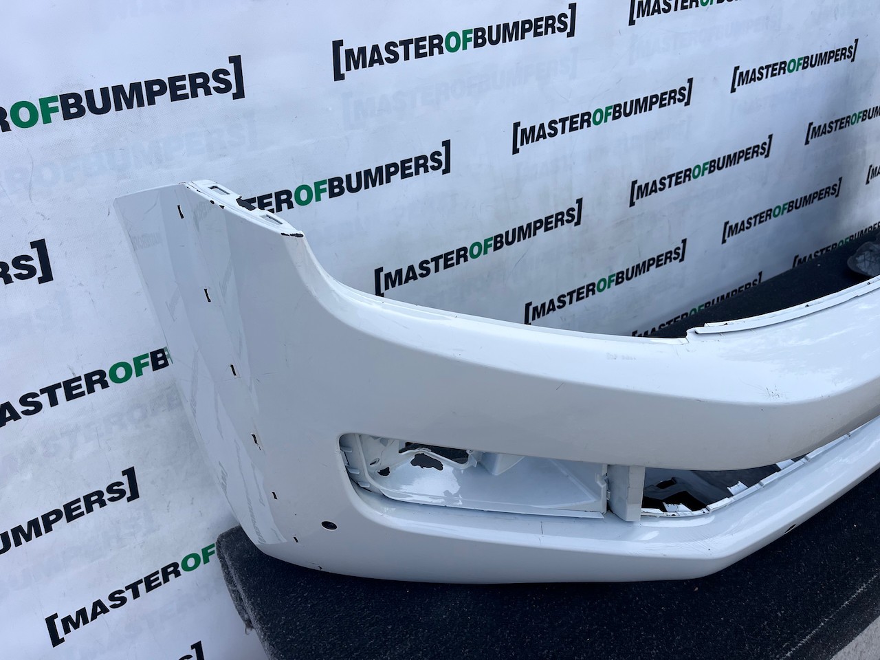 VW Amarok Highline Mk1 Pick Up 2010-2015 Front Bumper 4 Pdc Genuine [v609]