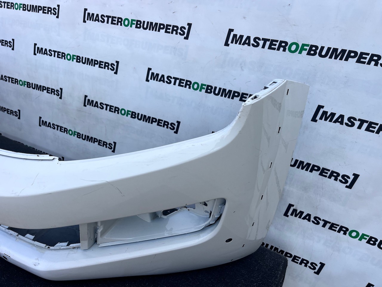 VW Amarok Highline Mk1 Pick Up 2010-2015 Front Bumper 4 Pdc Genuine [v609]