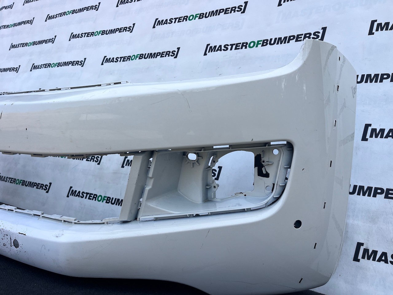 VW Amarok Highline Mk1 Pick Up 2010-2015 Front Bumper 4 Pdc Genuine [v609]