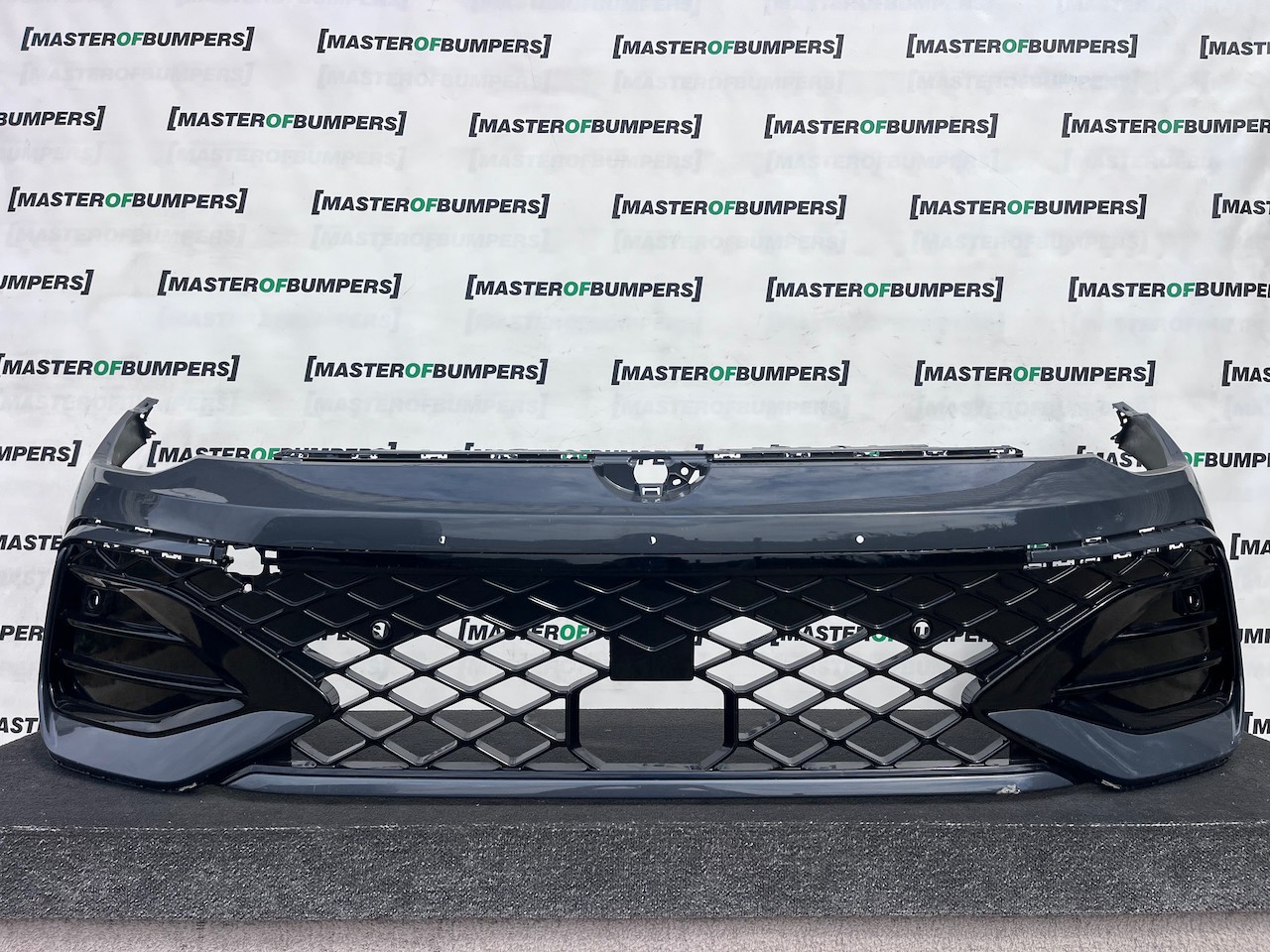 VW Golf R-line Mk8 Lift Hatchback 2024-2027 Front Bumper 4 Pdc Genuine [v612]