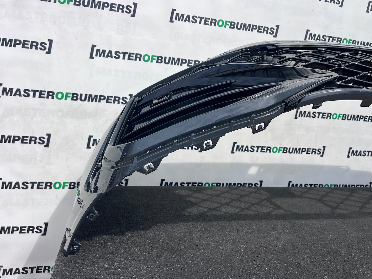 VW Golf R-line Mk8 Lift Hatchback 2024-2027 Front Bumper 4 Pdc Genuine [v612]