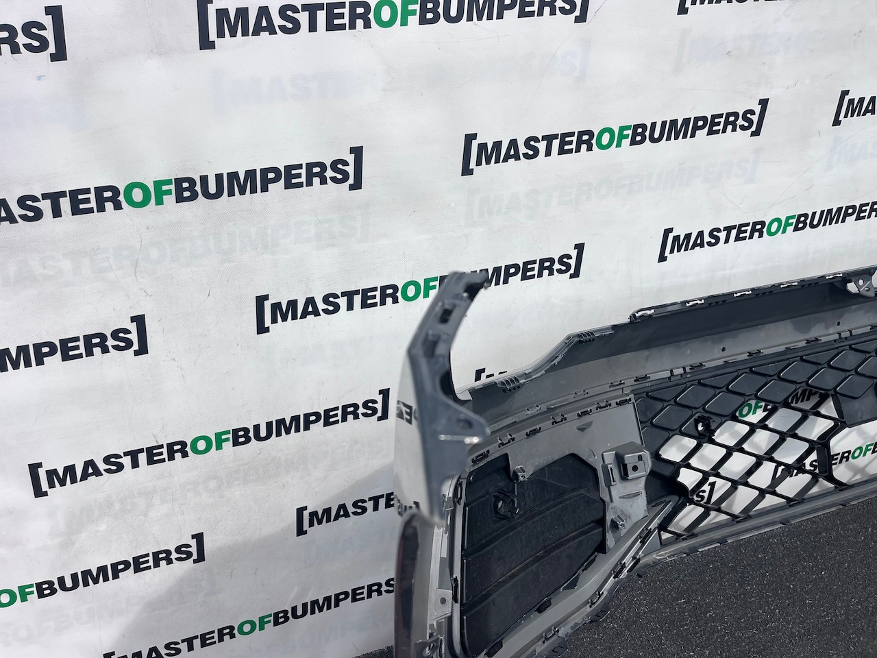 VW Golf R-line Mk8 Lift Hatchback 2024-2027 Front Bumper 4 Pdc Genuine [v612]