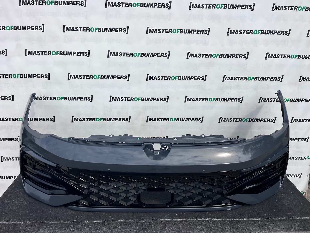 VW Golf R-line Mk8 Lift Hatchback 2024-2027 Front Bumper 4 Pdc Genuine [v612]