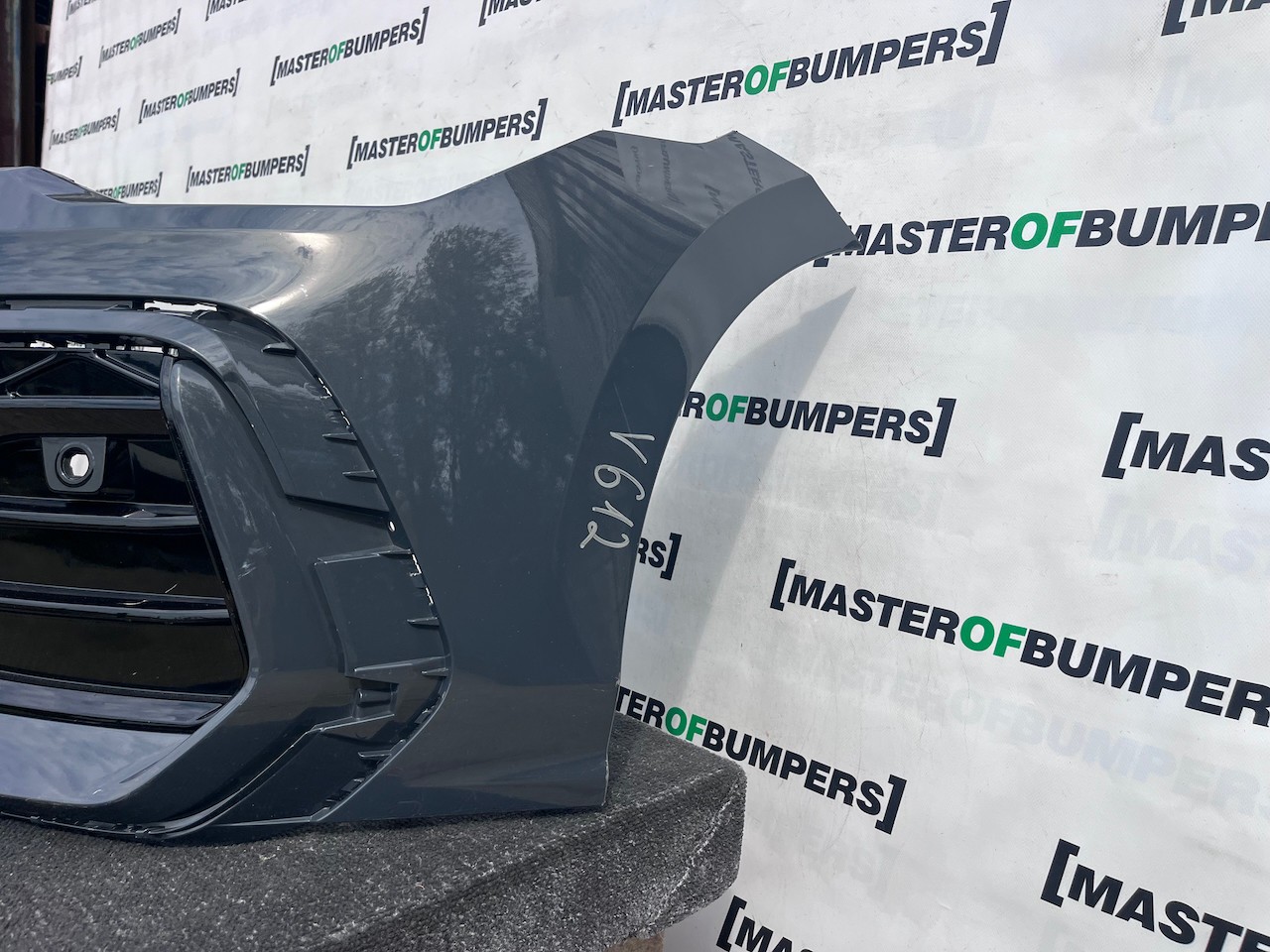 VW Golf R-line Mk8 Lift Hatchback 2024-2027 Front Bumper 4 Pdc Genuine [v612]