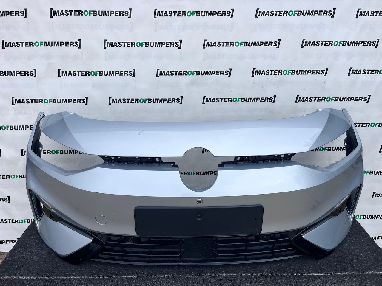 VW Id7 Id.7 Fastback Tourer Ev 2023-2027 Front Bumper 6 Pdc Genuine [v616]