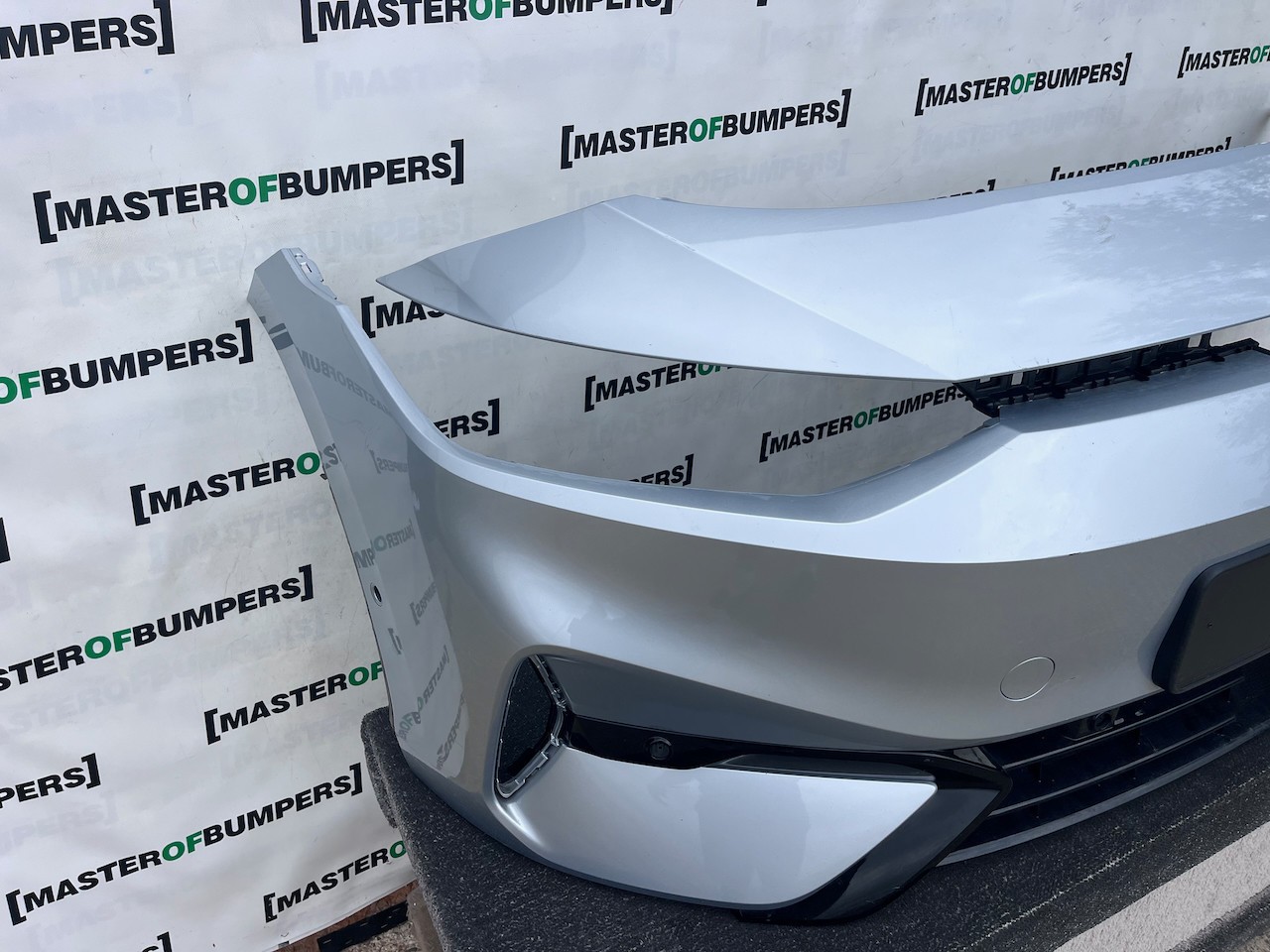 VW Id7 Id.7 Fastback Tourer Ev 2023-2027 Front Bumper 6 Pdc Genuine [v616]