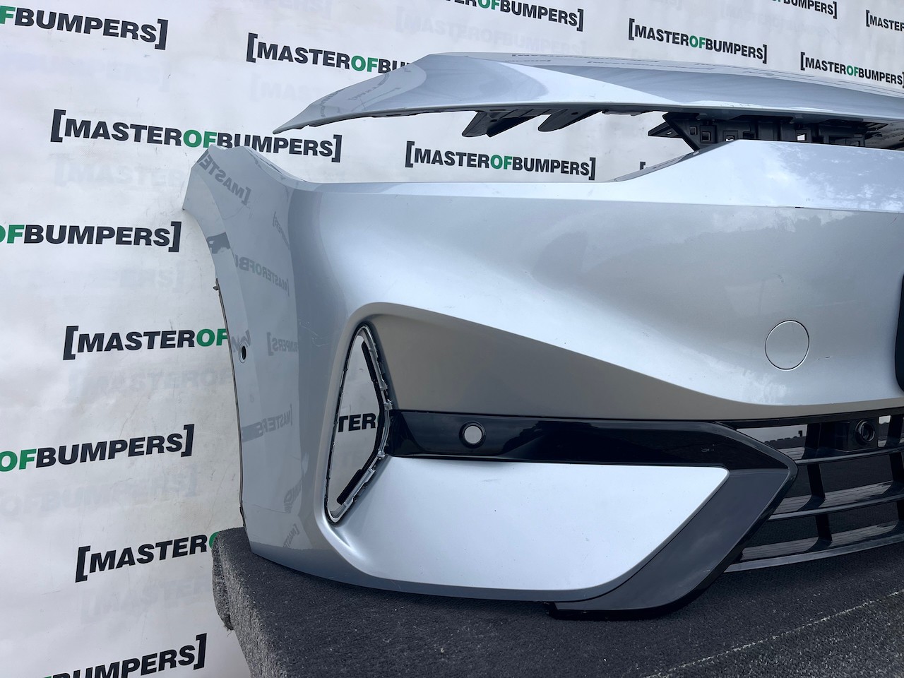 VW Id7 Id.7 Fastback Tourer Ev 2023-2027 Front Bumper 6 Pdc Genuine [v616]