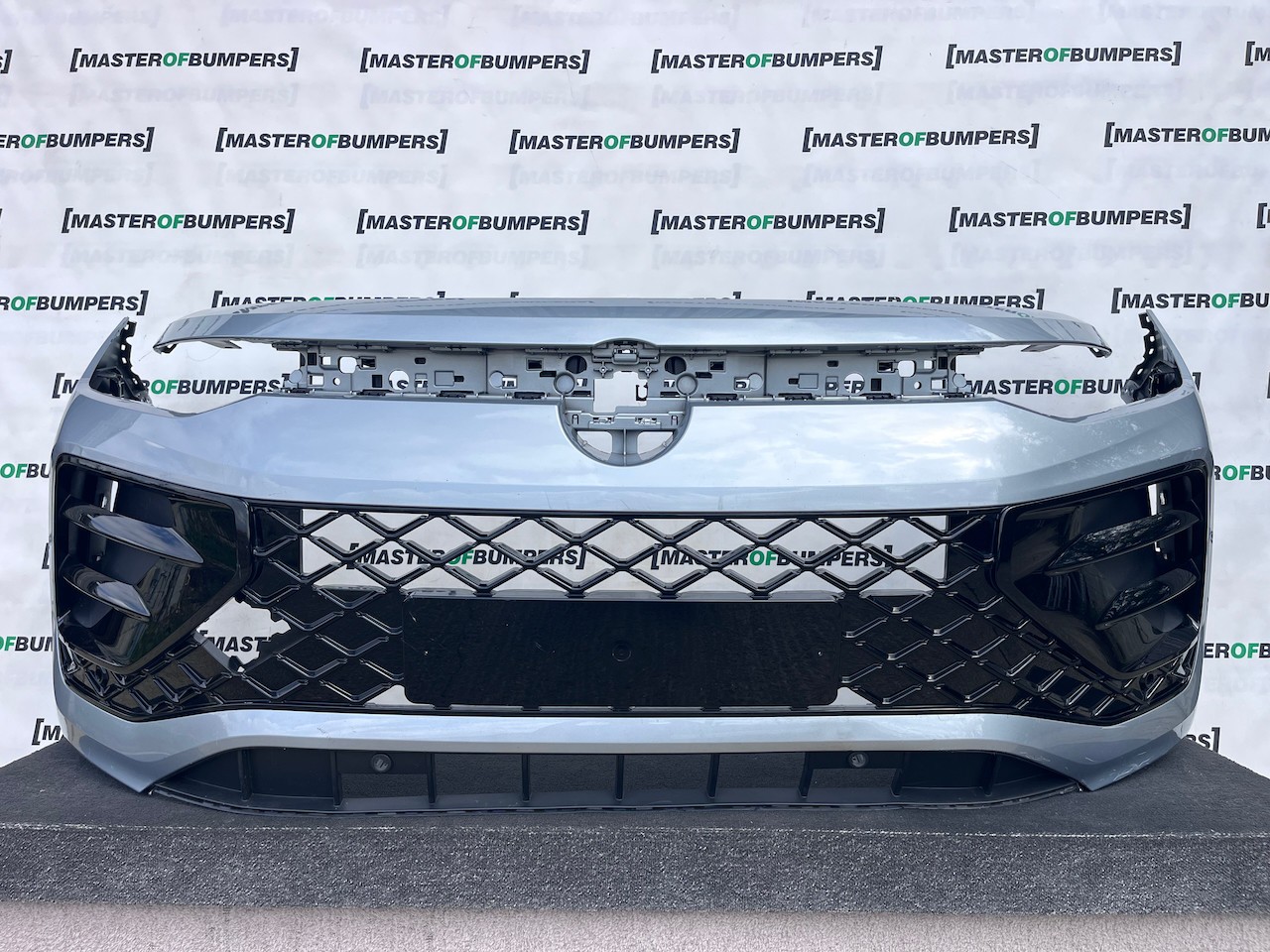 VW Tayron R Line Hybrid Suv 2024-2027 Front Bumper 6 Pdc Genuine [v622]
