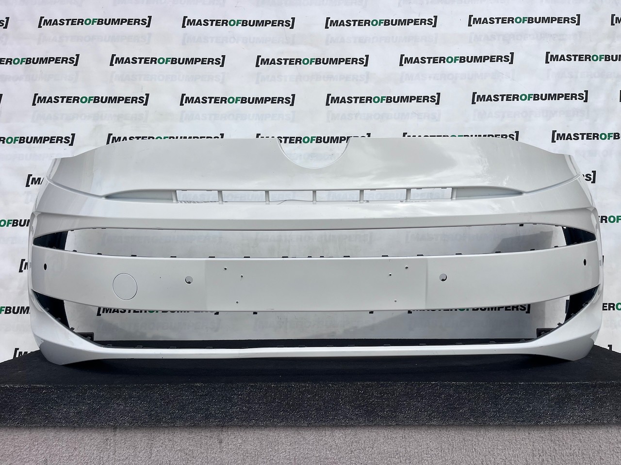 VW Multivan Style Edition T7 2022-2025 Front Bumper White 6 Pdc Genuine [v624]