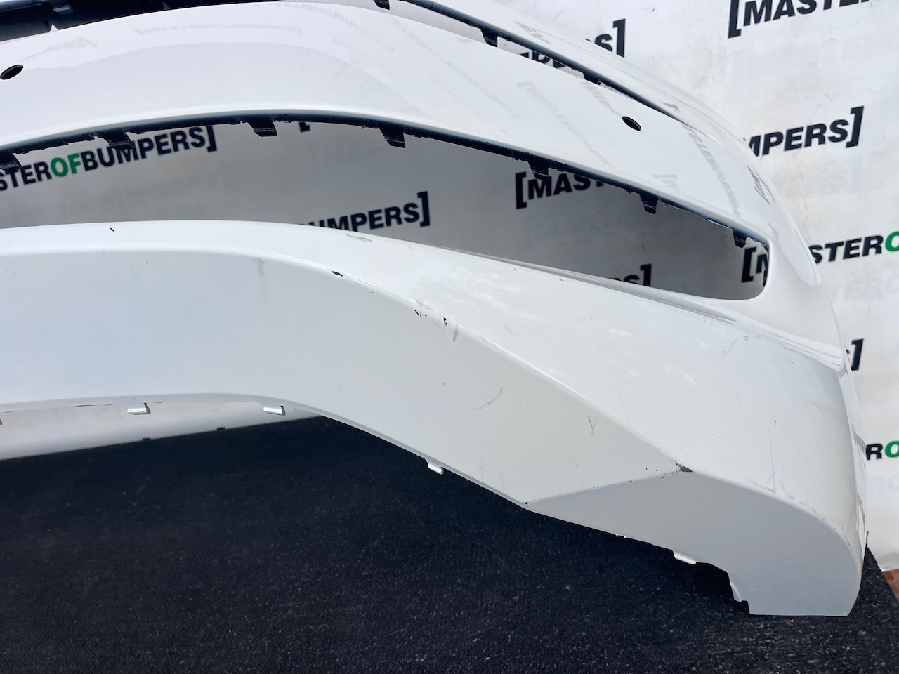VW Multivan Style Edition T7 2022-2025 Front Bumper White 6 Pdc Genuine [v624]