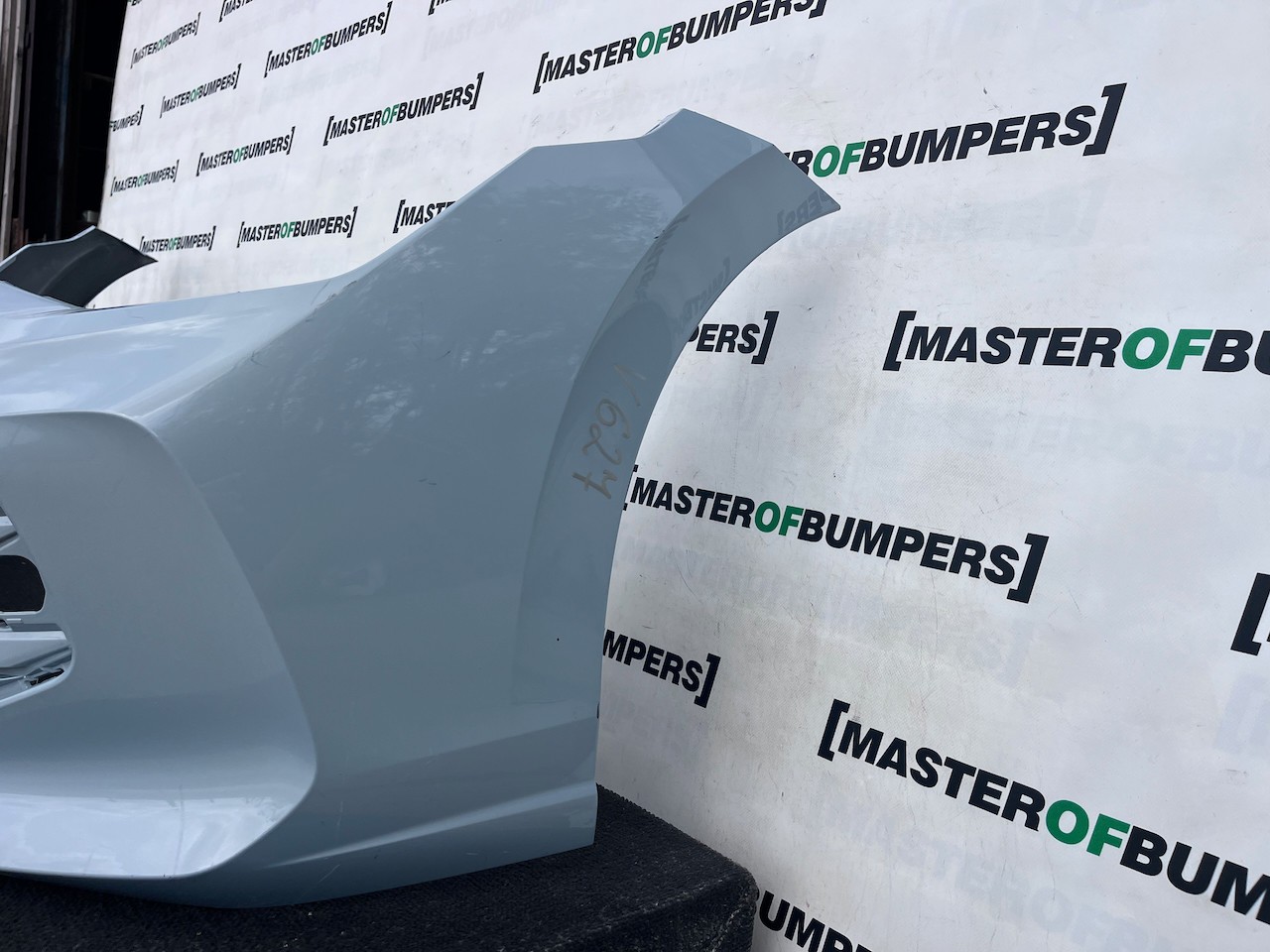 VW Golf Se Style Mk8 Lift Hatchback 2024-2026 Front Bumper 4 Pdc Genuine [v627]