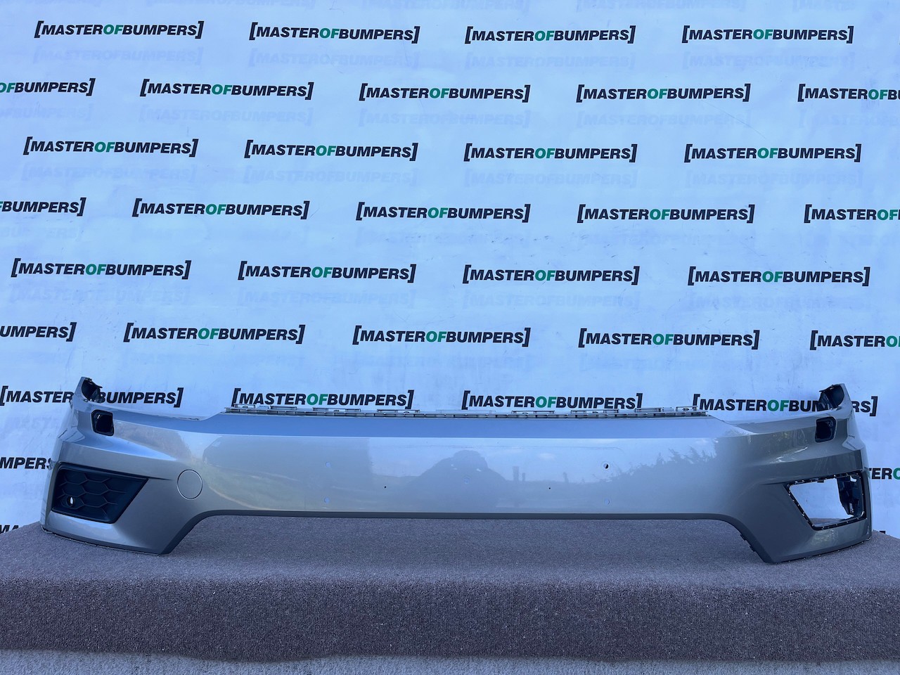 VW Tiguan Sel Bluemtion Mk2 Suv 2016-2019 Front Bumper 6 Pdc Jets Genuine [v650]