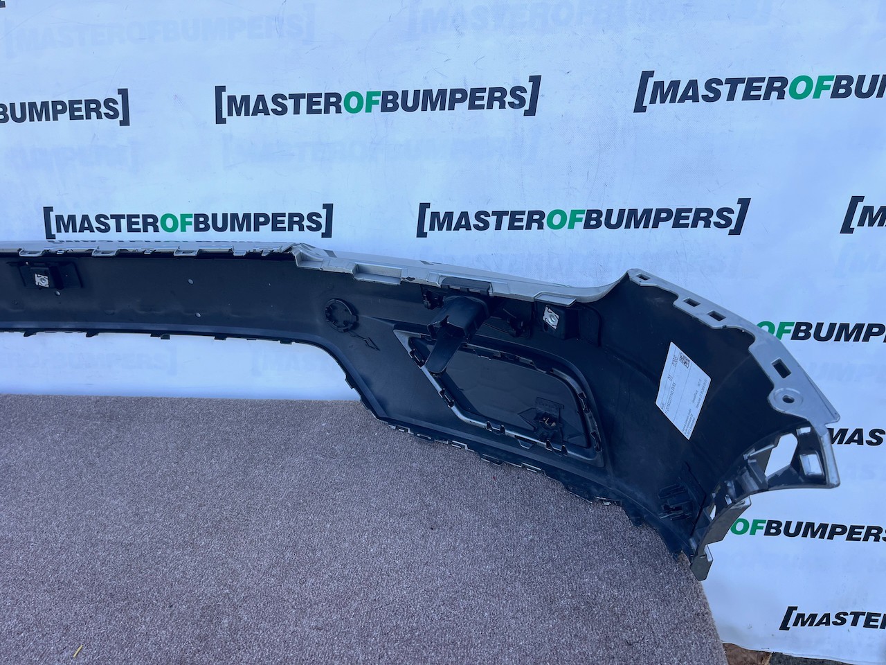 VW Tiguan Sel Bluemtion Mk2 Suv 2016-2019 Front Bumper 6 Pdc Jets Genuine [v650]