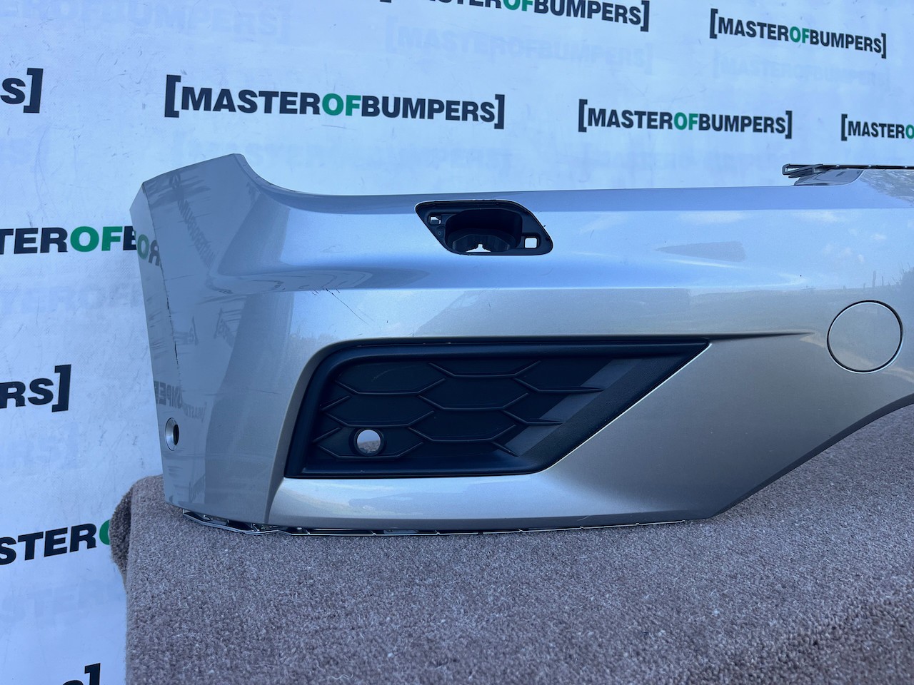 VW Tiguan Sel Bluemtion Mk2 Suv 2016-2019 Front Bumper 6 Pdc Jets Genuine [v650]