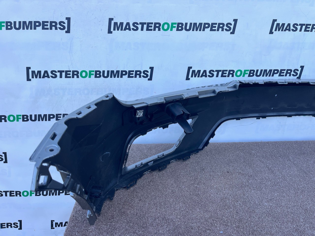 VW Tiguan Sel Bluemtion Mk2 Suv 2016-2019 Front Bumper 6 Pdc Jets Genuine [v650]