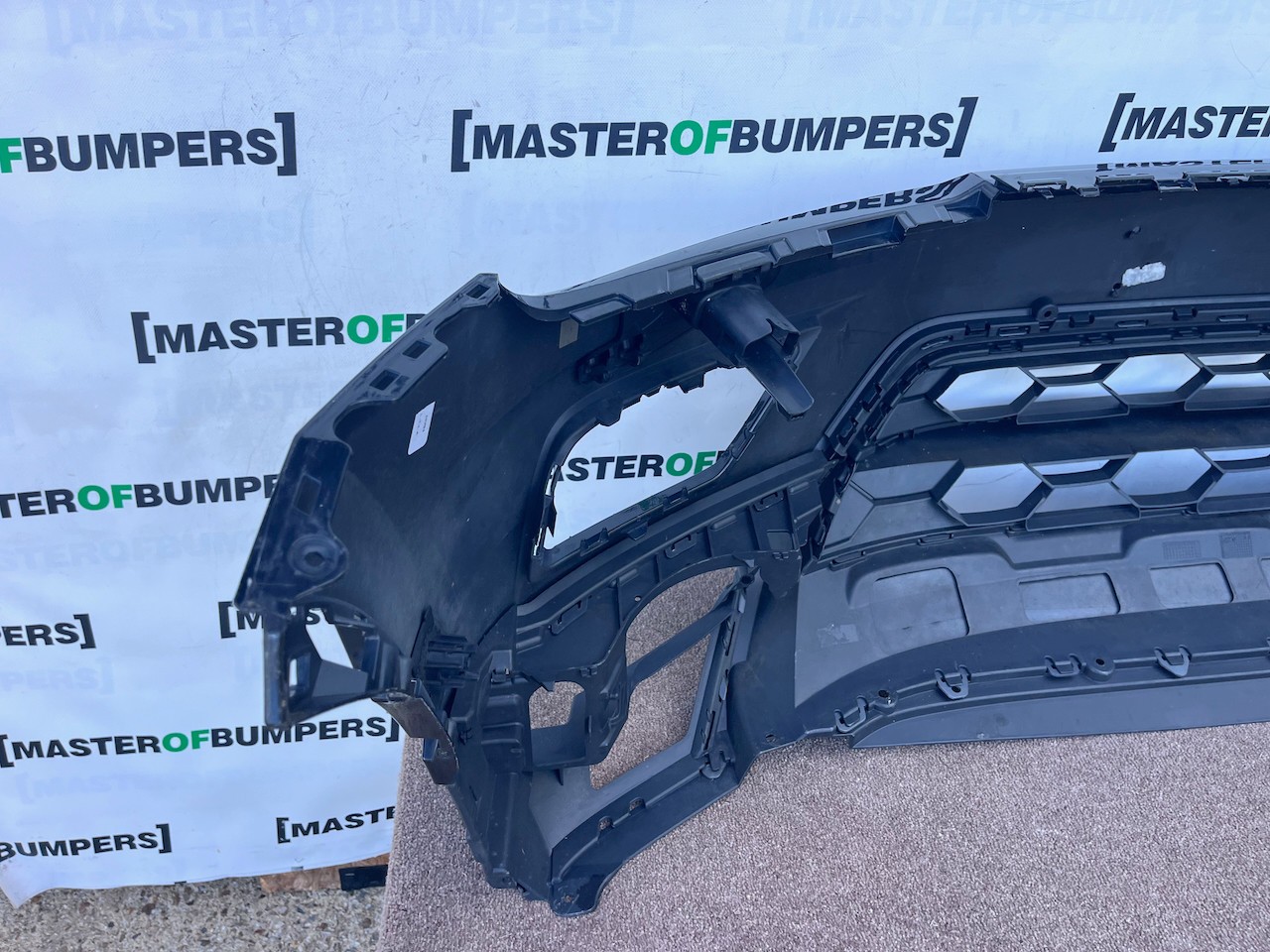 VW Tiguan Allspace Sel Mk2 Suv 2016-2019 Front Bumper 6 Pdc Jets Genuine [v653]
