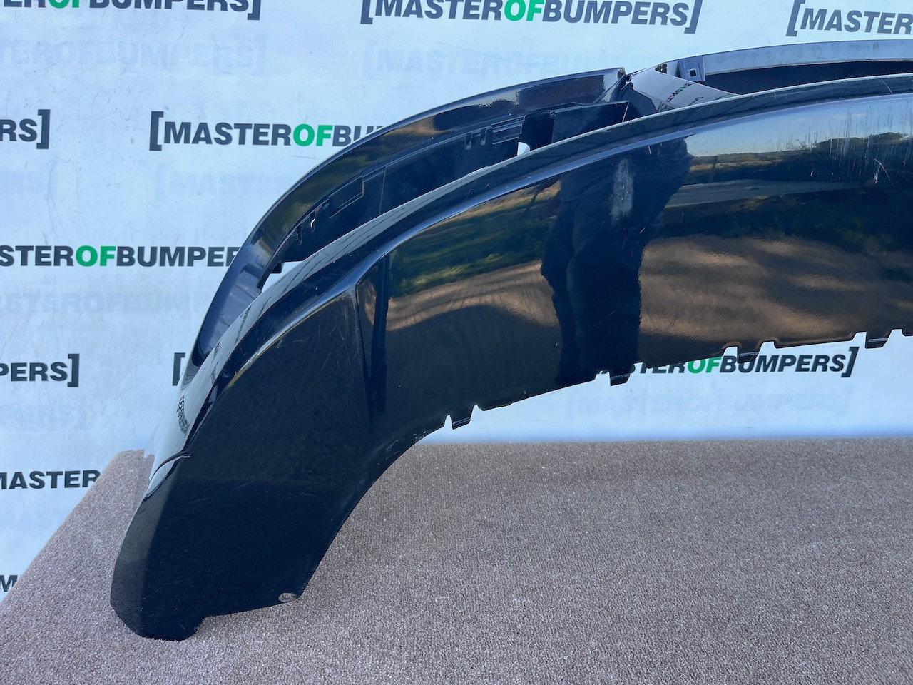 VW Golf R32 Hatchback 2006-2008 Front Bumper No Pdc Jets Genuine [v655]