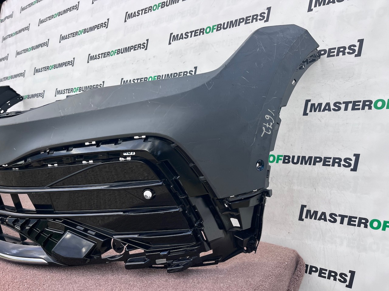 VW Tiguan R Line 5na Mk2 Lift 2020-2023 Front Bumper 6 Pdc Genuine [v672]