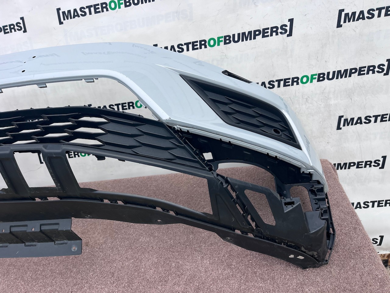VW Tiguan Sel Bluemtion Mk2 Suv 2016-2019 Front Bumper 6 Pdc Jets Genuine [v681]