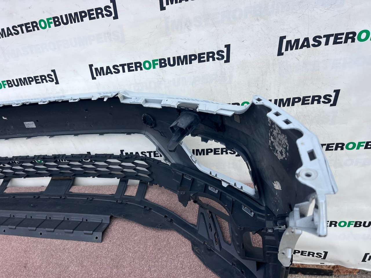 VW Tiguan Sel Bluemtion Mk2 Suv 2016-2019 Front Bumper 6 Pdc Jets Genuine [v681]