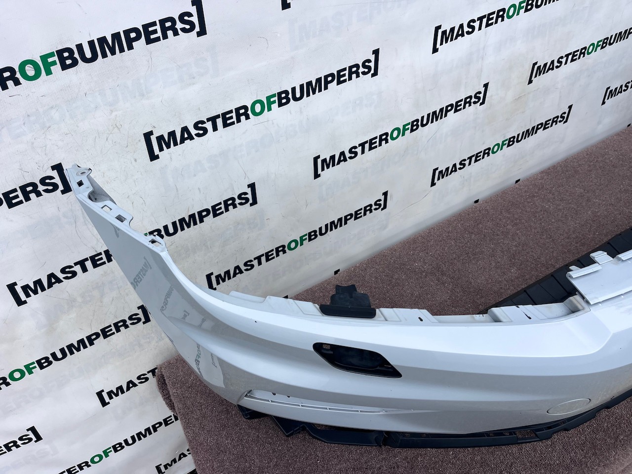 VW Tiguan Sel Bluemtion Mk2 Suv 2016-2019 Front Bumper 6 Pdc Jets Genuine [v681]