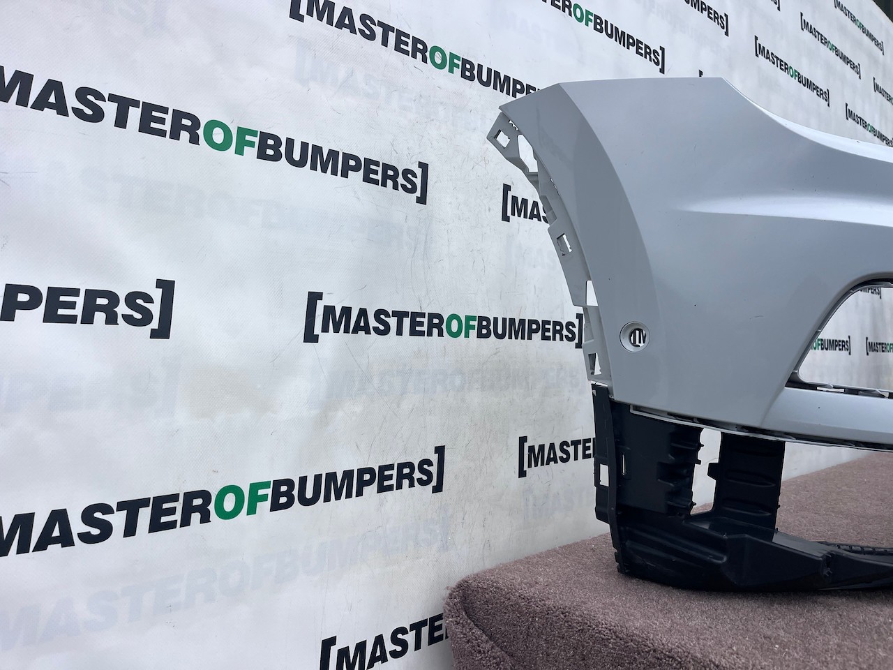 VW Tiguan Sel Bluemtion Mk2 Suv 2016-2019 Front Bumper 6 Pdc Jets Genuine [v681]