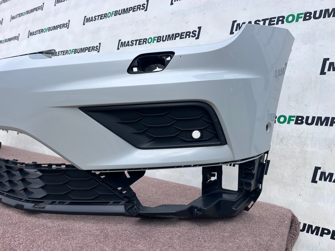 VW Tiguan Sel Bluemtion Mk2 Suv 2016-2019 Front Bumper 6 Pdc Jets Genuine [v681]