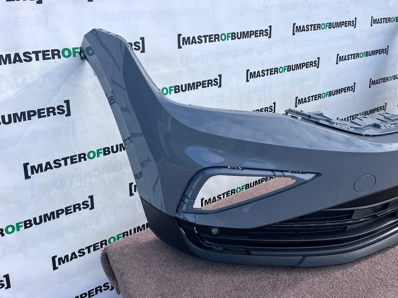 VW Tiguan Elegance Tfsi Tdi Mk2 Lift 2021-2024 Front Bumper 4 Pdc Genuine [v682]