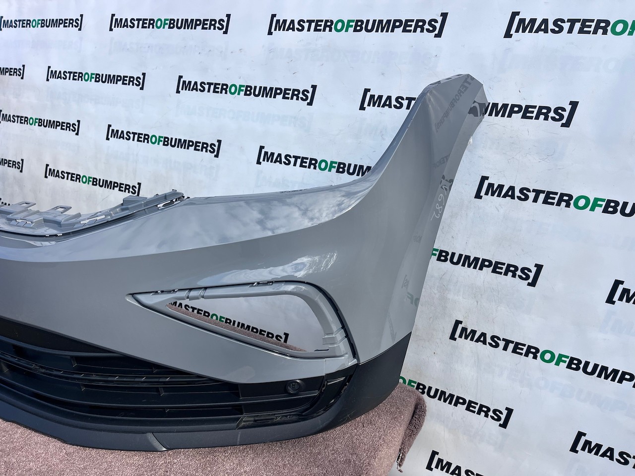 VW Tiguan Elegance Tfsi Tdi Mk2 Lift 2021-2024 Front Bumper 4 Pdc Genuine [v682]