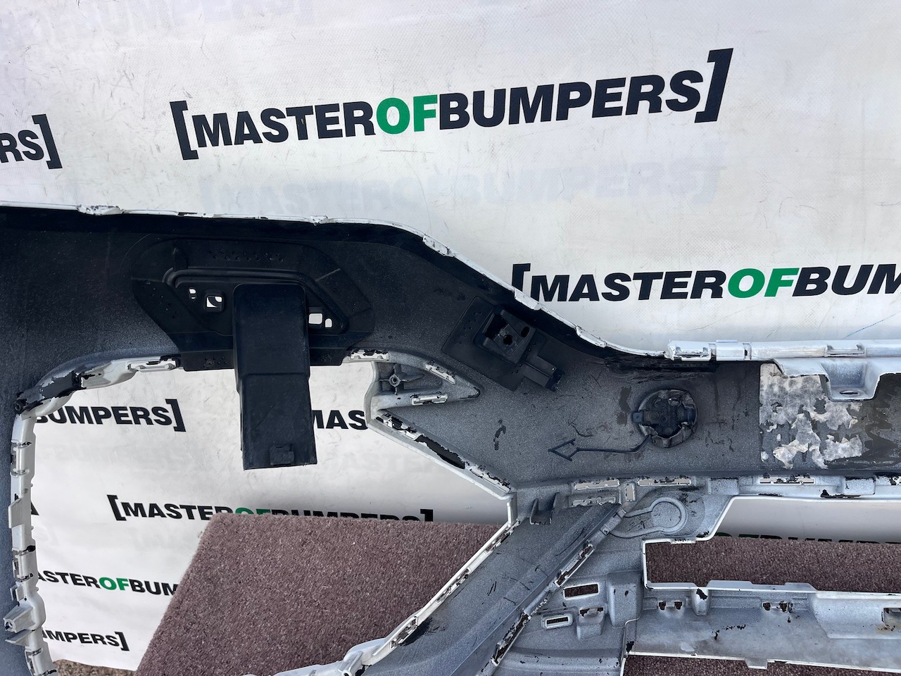 VW Touareg R Line Tdi V6 Mk3 2019-2023 Front Bumper 6 Pdc Jets Genuine [v662]