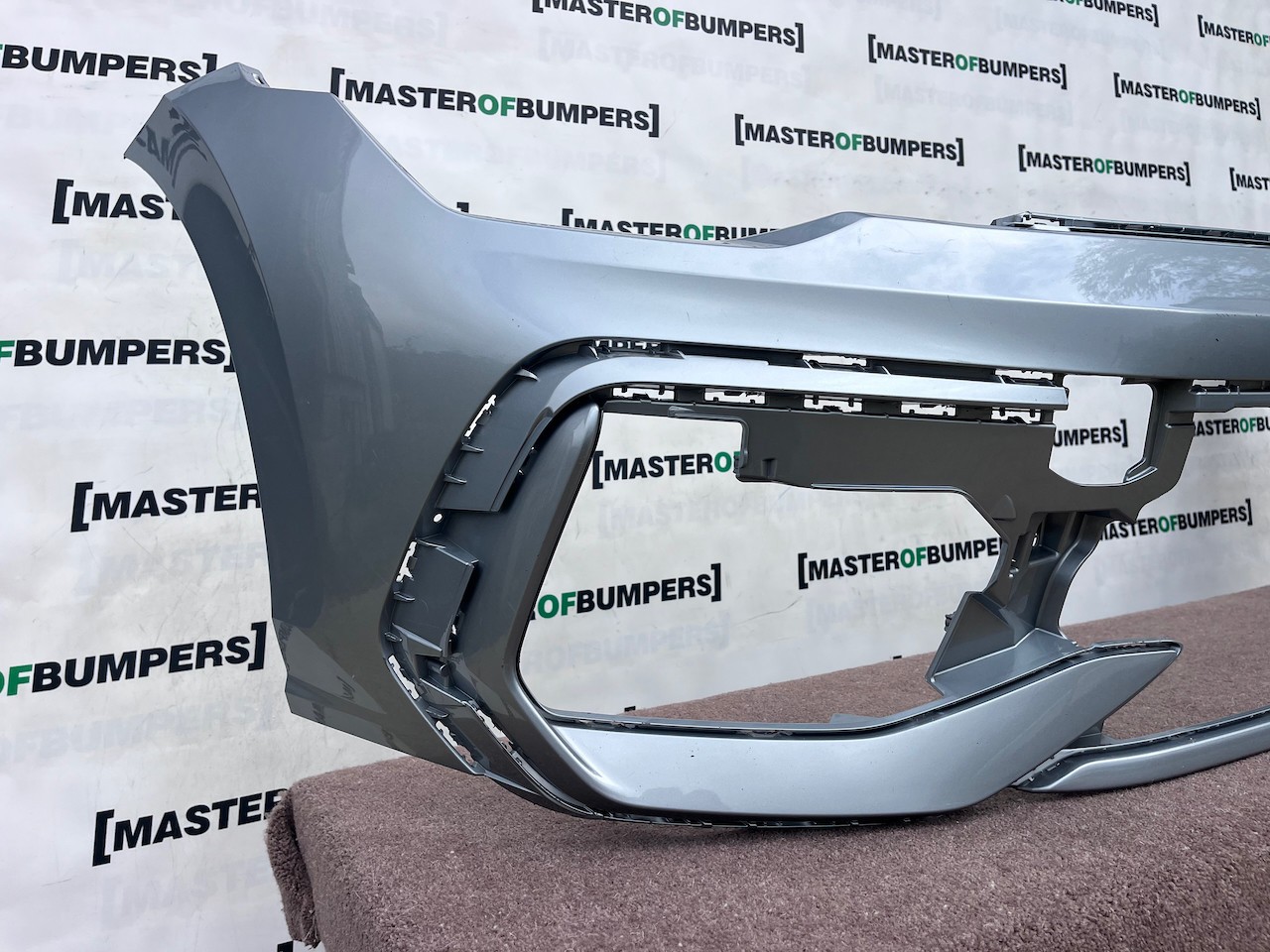 VW Golf R-line Mk8 Lift Hatchback 2024-2027 Front Bumper 4 Pdc Genuine [v669]