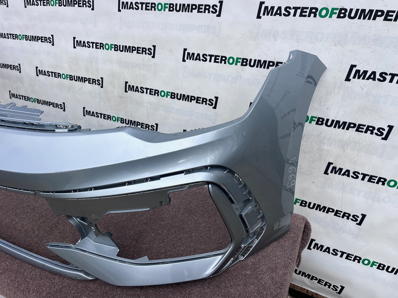 VW Golf R-line Mk8 Lift Hatchback 2024-2027 Front Bumper 4 Pdc Genuine [v669]