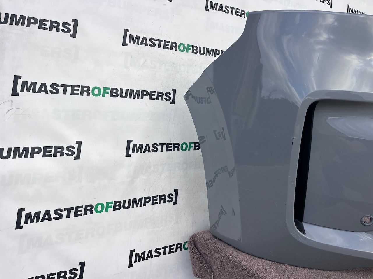 VW Transporter T7 Panel Van 2025-2028 Front Bumper 4 Pdc Genuine [v664]