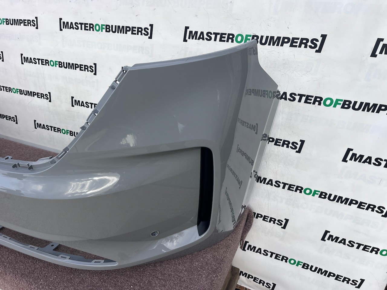VW Transporter T7 Panel Van 2025-2028 Front Bumper 4 Pdc Genuine [v664]