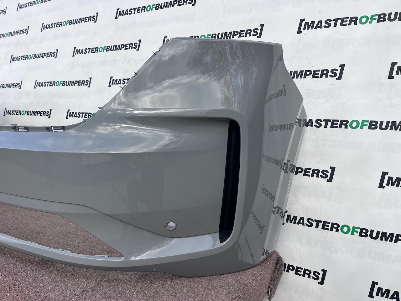 VW Transporter T7 Panel Van 2025-2028 Front Bumper 4 Pdc Genuine [v664]