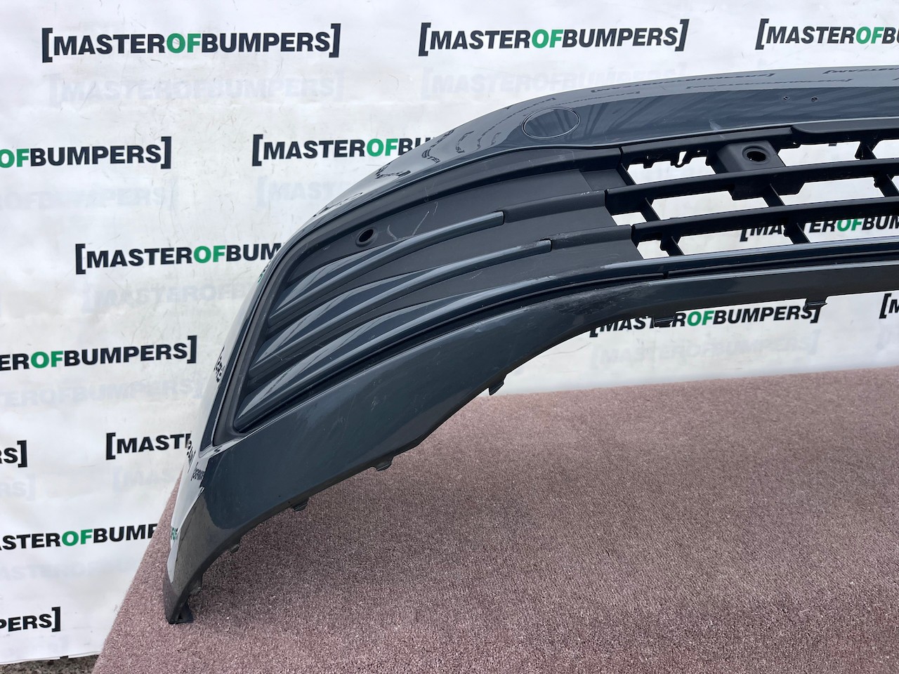VW Golf Se Mk8 Hatchback 2020-2024 Front Bumper 4 Pdc Genuine [v476]