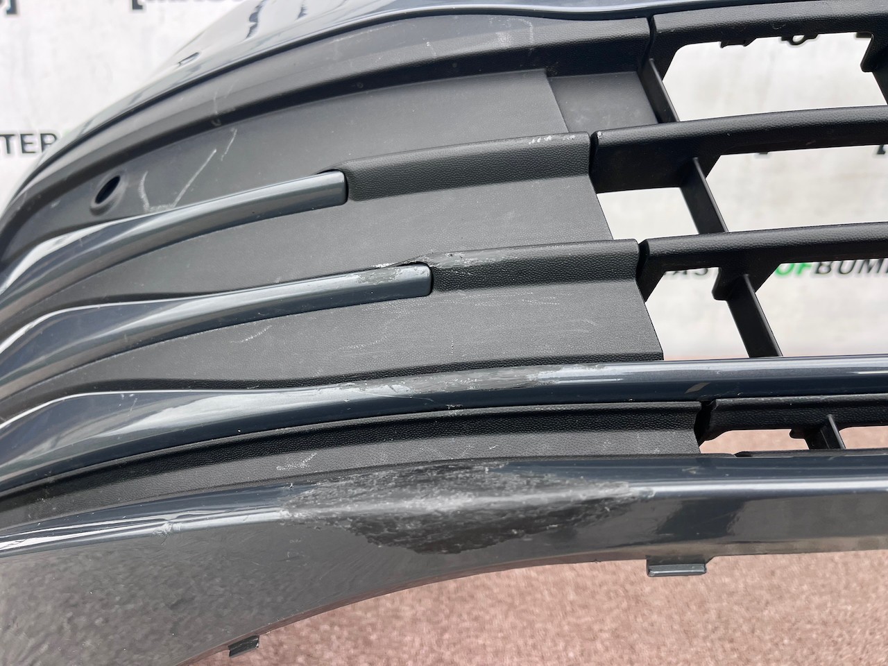 VW Golf Se Mk8 Hatchback 2020-2024 Front Bumper 4 Pdc Genuine [v476]