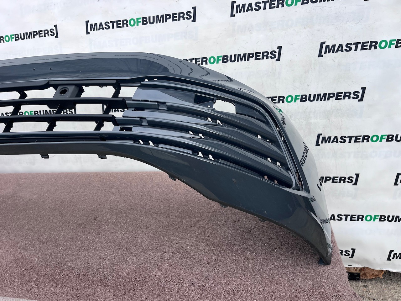 VW Golf Se Mk8 Hatchback 2020-2024 Front Bumper 4 Pdc Genuine [v476]