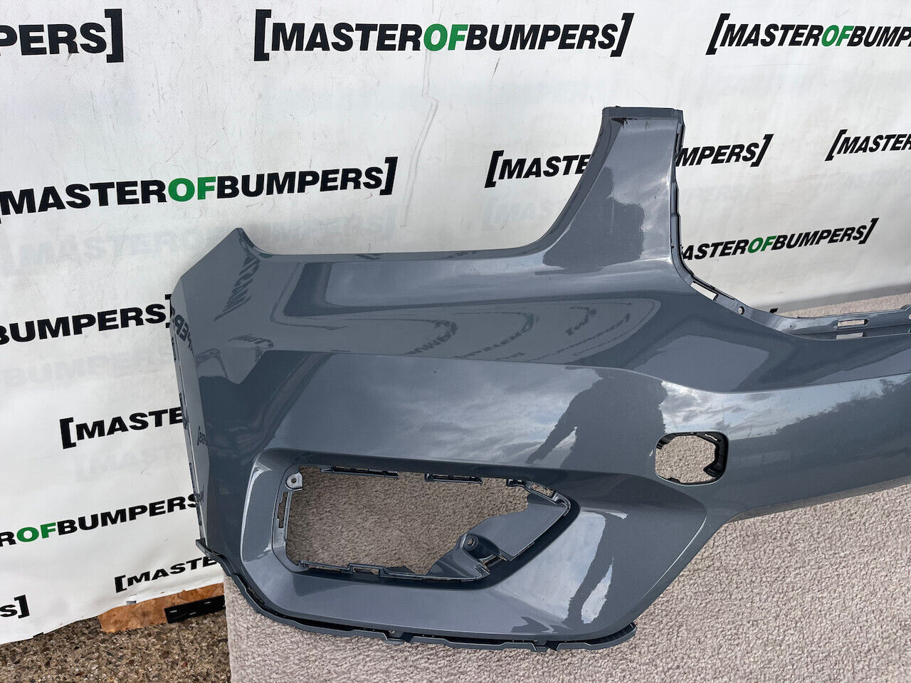 Volvo Xc40 R-design Suv 2018-2022 Front Bumper No Pdc No Jets Genuine [n329]