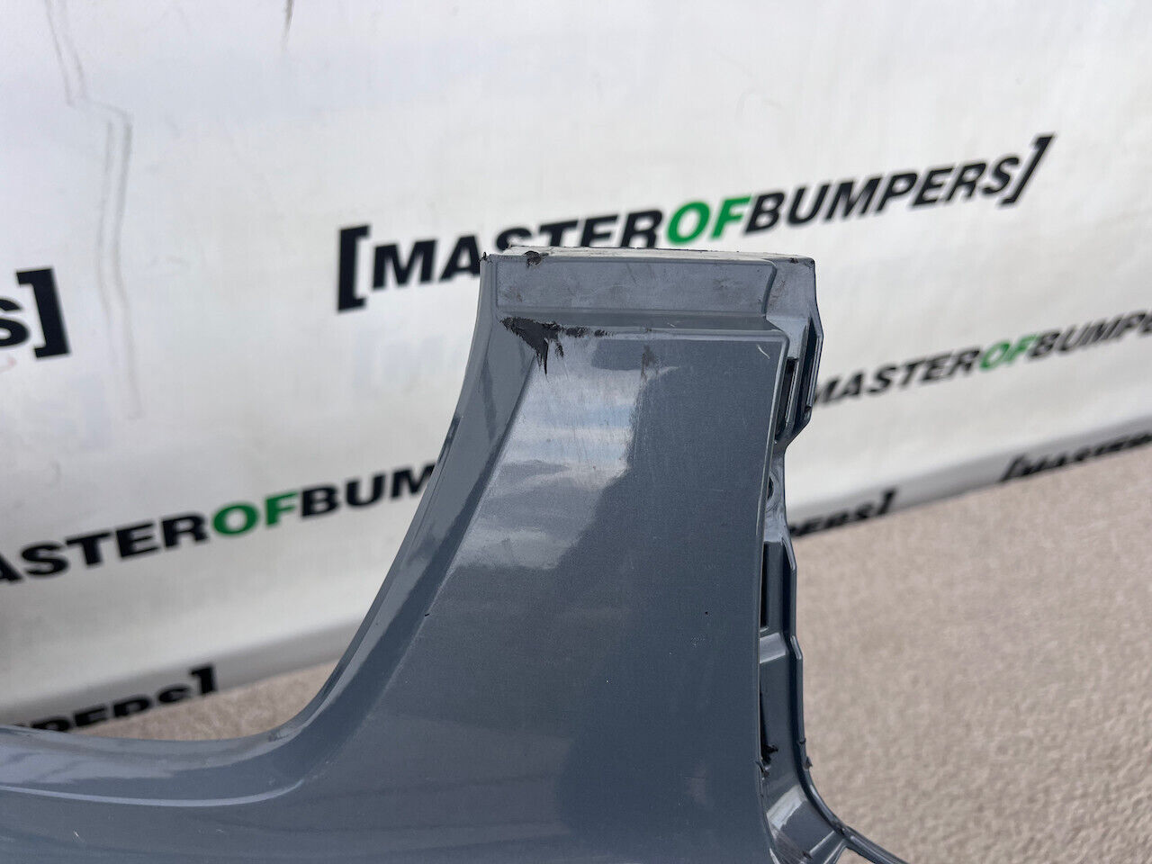 Volvo Xc40 R-design Suv 2018-2022 Front Bumper No Pdc No Jets Genuine [n329]