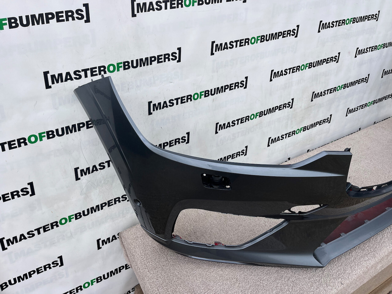 Volvo Xc60 R Design Suv 2017-2020 Front Bumper 6 Pdc +jets Genuine [n366]