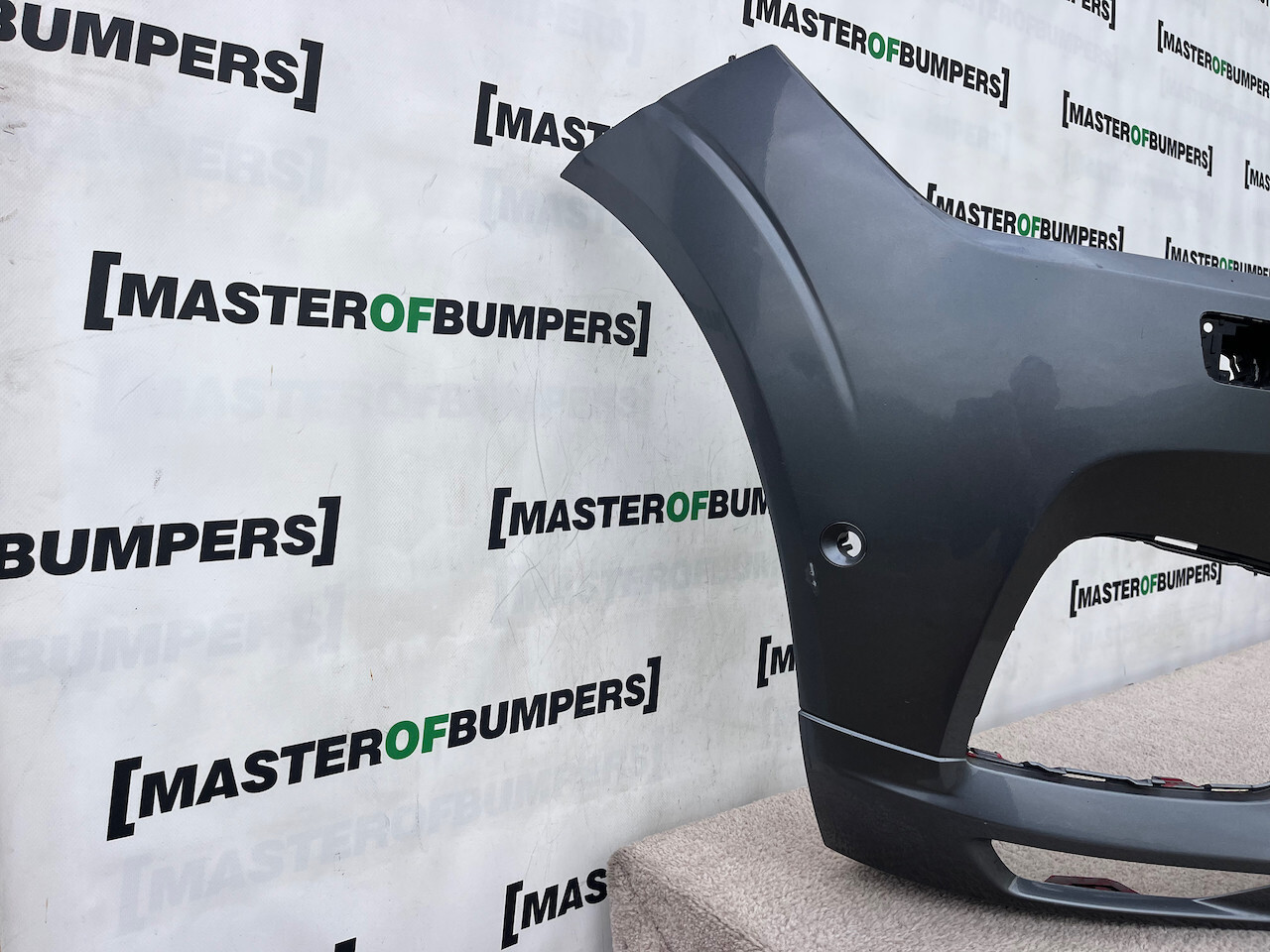 Volvo Xc60 R Design Suv 2017-2020 Front Bumper 6 Pdc +jets Genuine [n366]