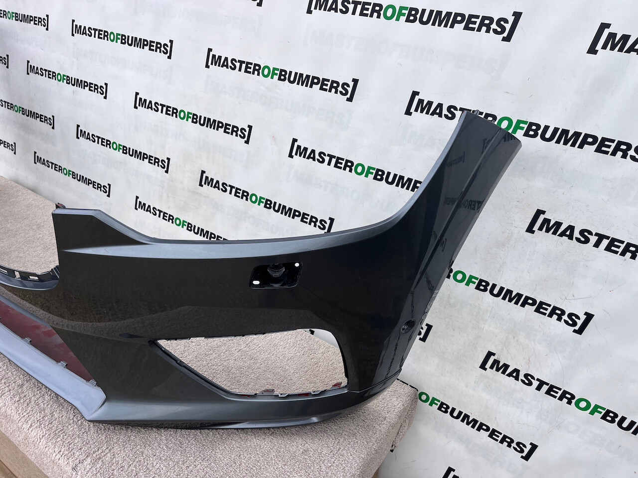 Volvo Xc60 R Design Suv 2017-2020 Front Bumper 6 Pdc +jets Genuine [n366]